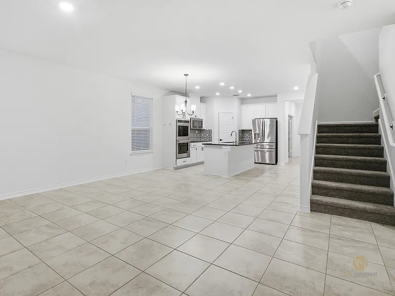 11414 Amberina — Photo 15