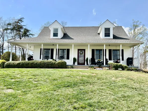 555 Cross Roads Ln, Evington, VA 24550
