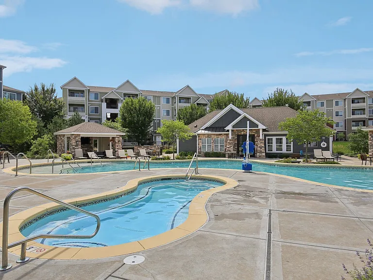 Steeplechase Apartments — Photo 12