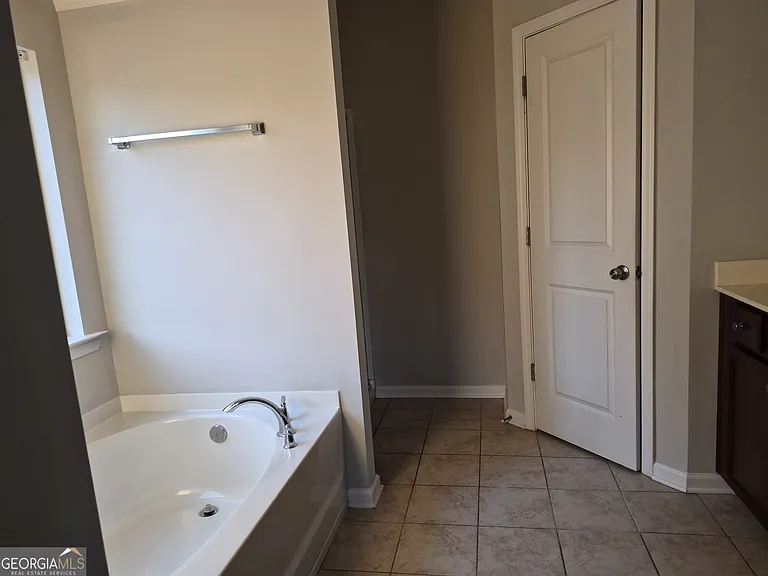 1506 Charcoal Ives Rd — Photo 20
