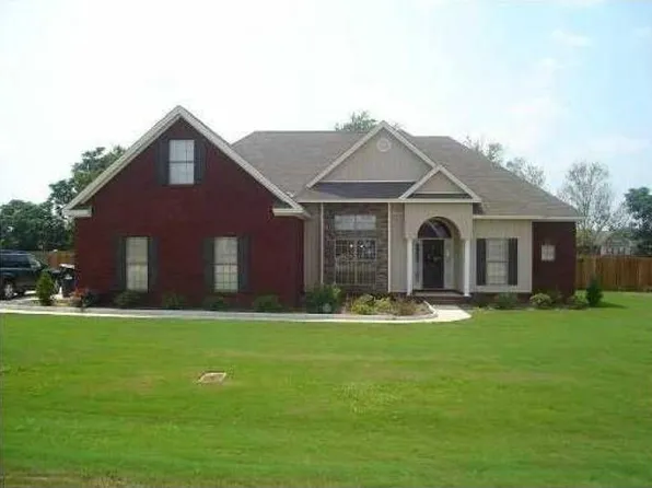 338 Summertime Pkwy, Deatsville, AL 36022