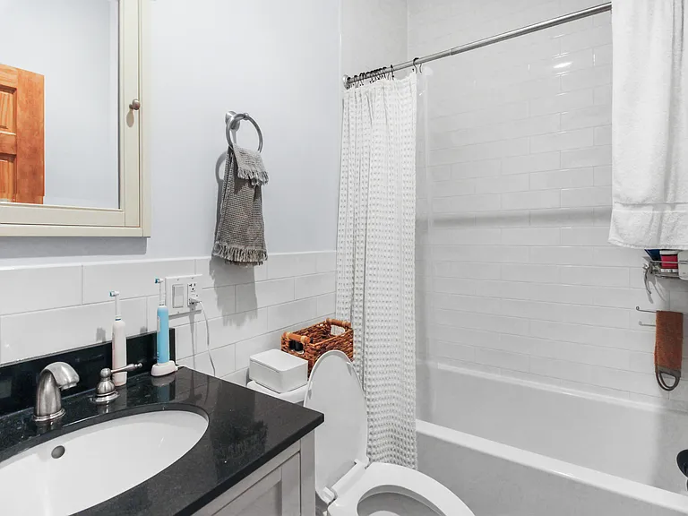 1170 Dean St #4 — Photo 8