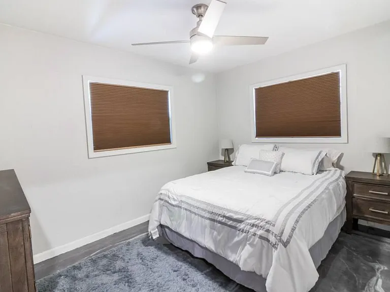 2Bed/1 Bath Apartment for Rent - Near Downtown Sarasota! — Photo 15