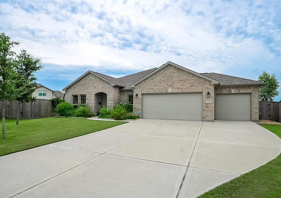 1st image of 26426 Cloverbank Ln