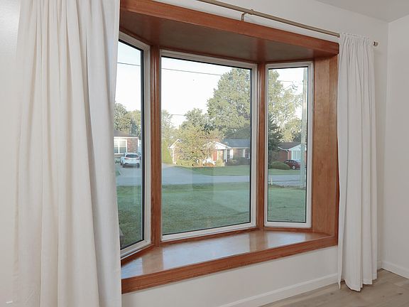 5th image of 2509 Paddock Ct