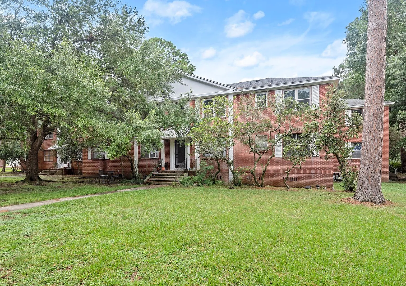 Renovated 2 bedroom, 1 bath Mid City condo! — Photo 1