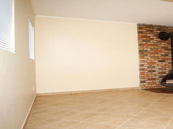 3rd image of 5104 W Point Loma Blvd APT 1