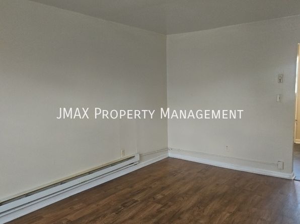 1313 Leon St NW