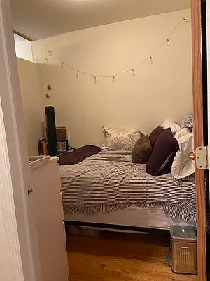 Rented by Chartwell Manhattan Realty | media 8