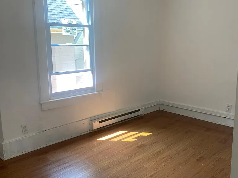 205 Beecher St #3 — Photo 8