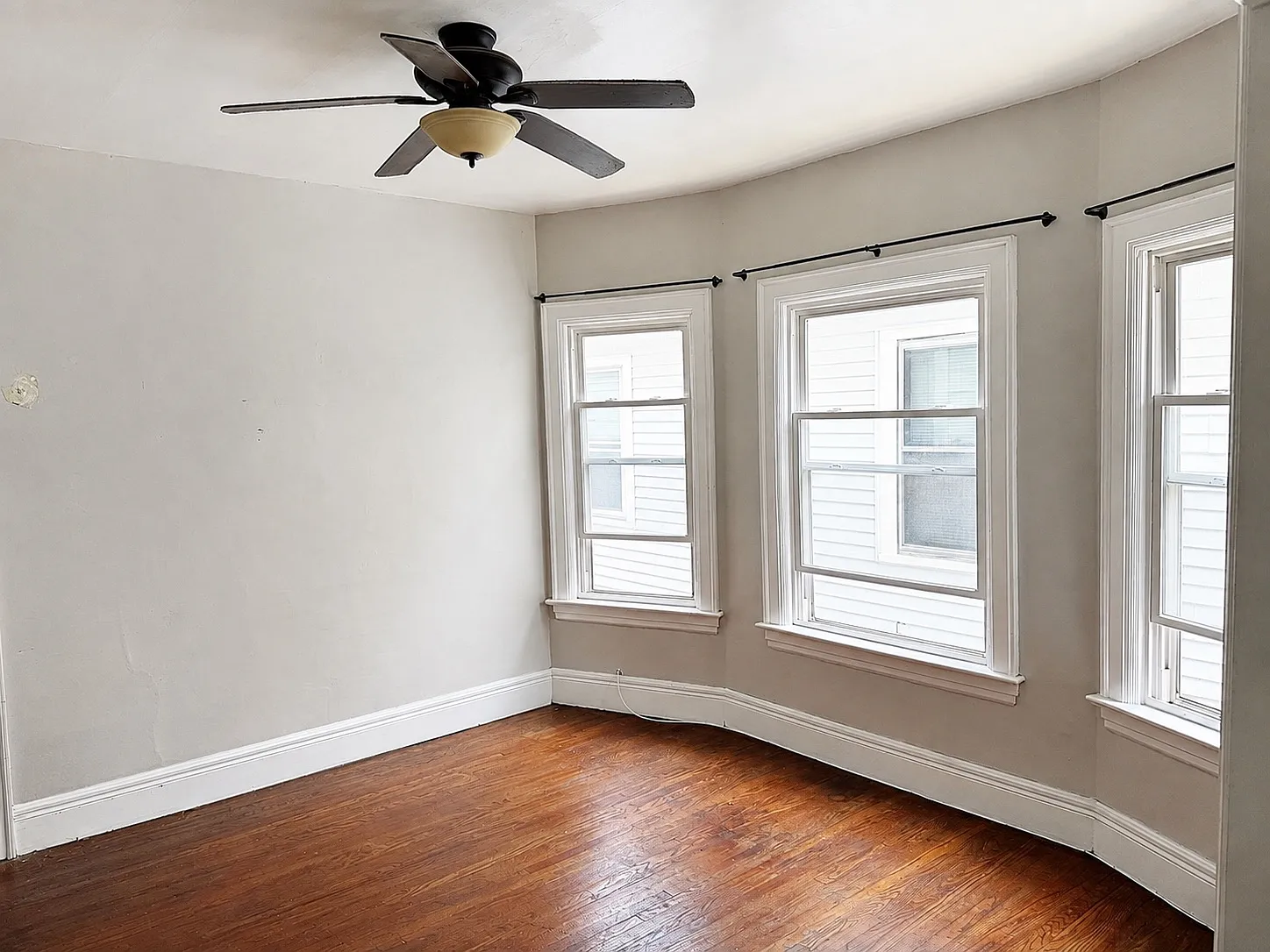 2 bed, 1300 sqft, $1,750 — Photo 4