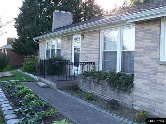 2nd image of 603 Sunset Dr