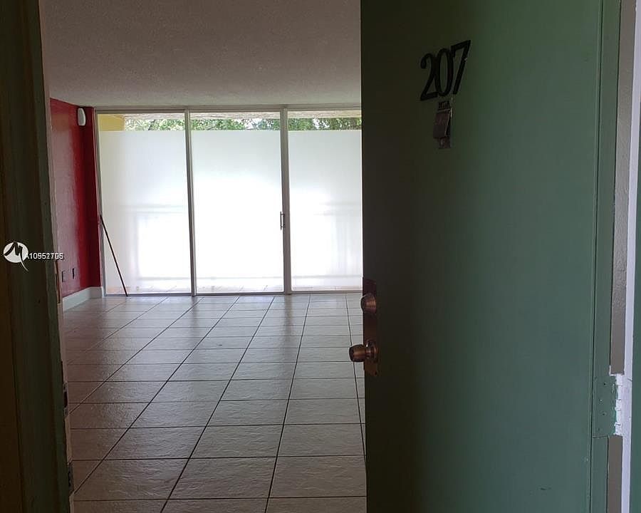 1st image of 210 Fontainebleau Blvd APT 207