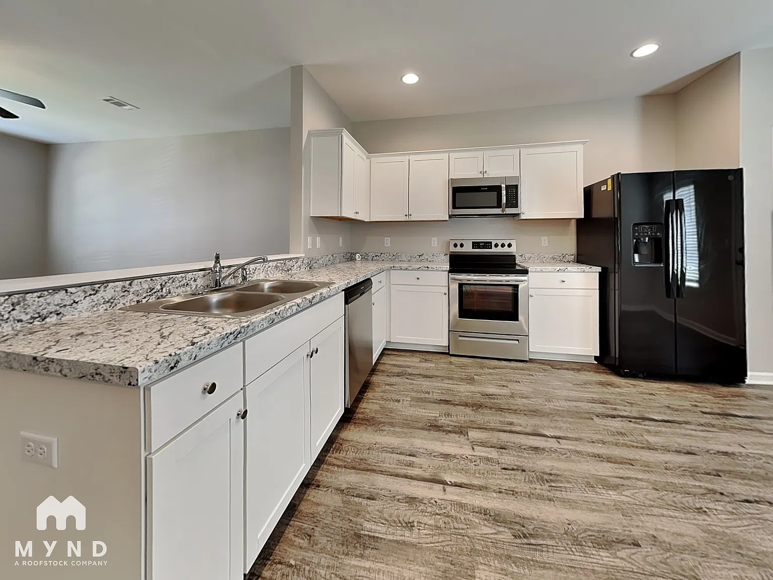 4 bed, 3.0 bath, 2347 sqft, $1,995 — Photo 4