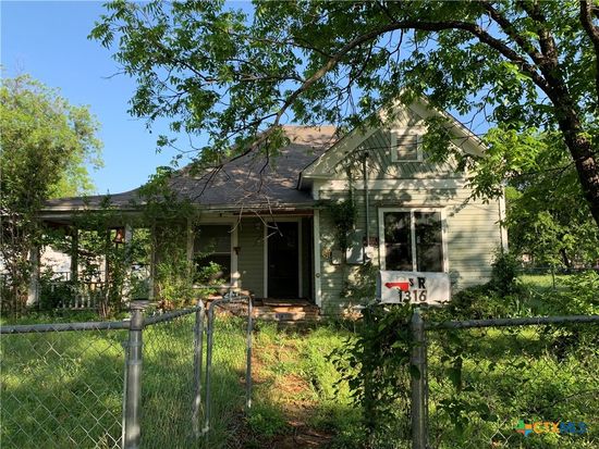 1316 Brady Ave, Brownwood, TX 76801
