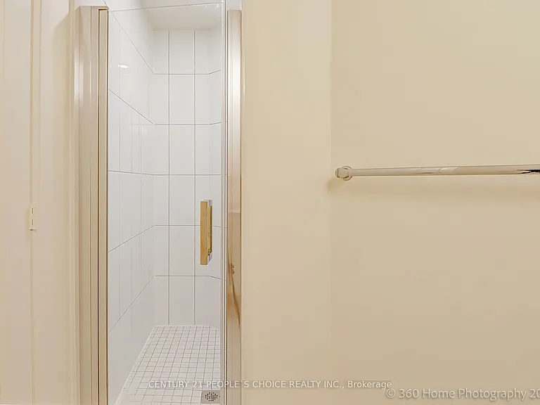 9000 Jane St #2102 — Photo 23