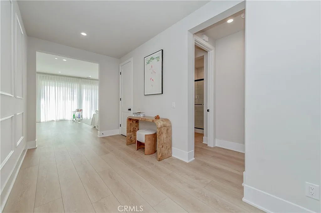 1 bed, 300 sqft, $1,790 — Photo 2