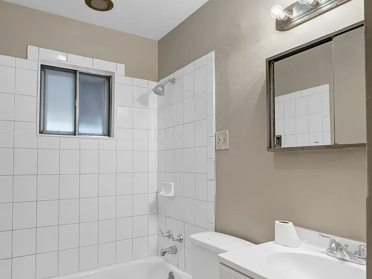 1016 Forestwood Dr — Photo 6
