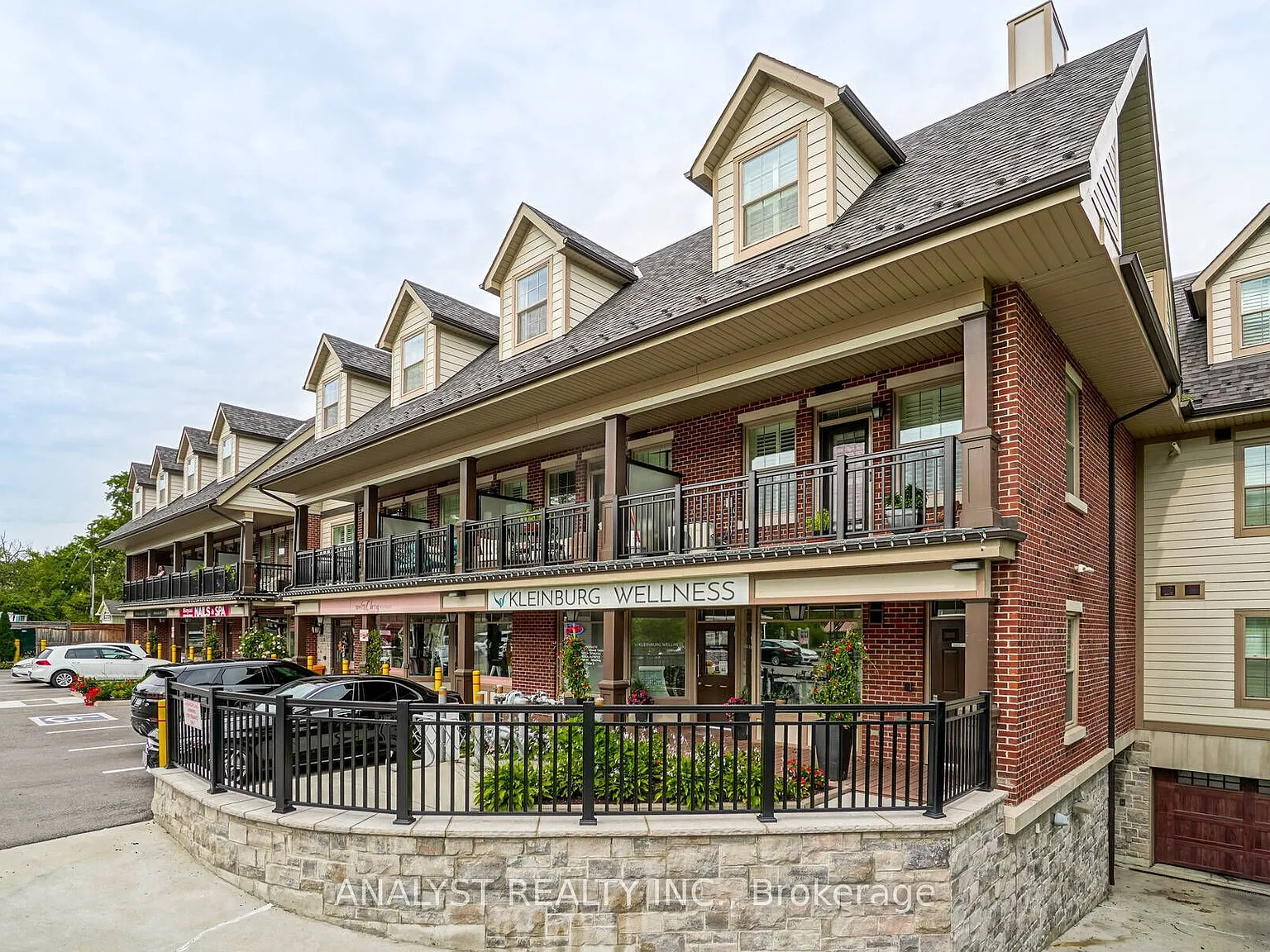 2 bed, $2,950 — Photo 1