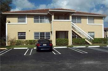 4th image of 831 Twin Lakes Dr