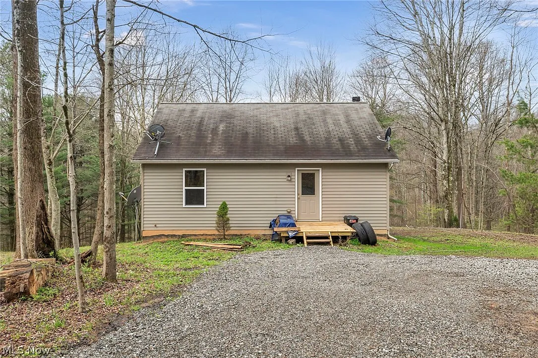 40721 Township Road 467 photo 1