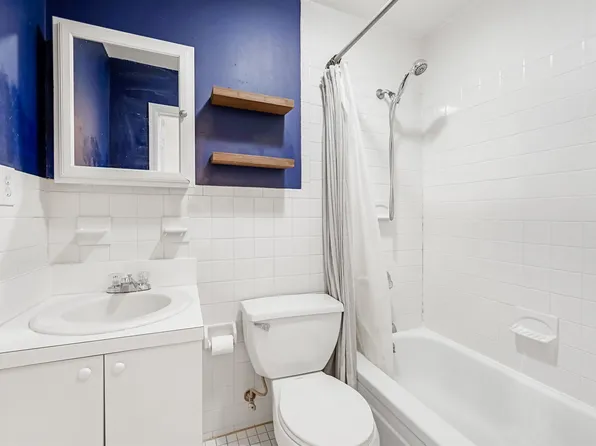 523 Adams Street image 16 of 19