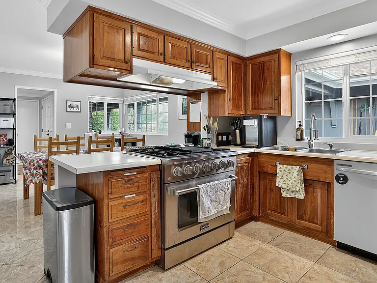212 E Avenida De Los Arboles — Photo 15