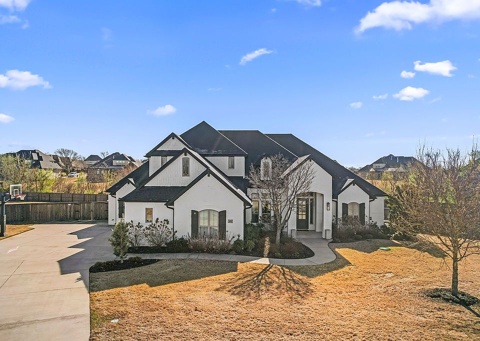 1st image of 400 Argyll Ct
