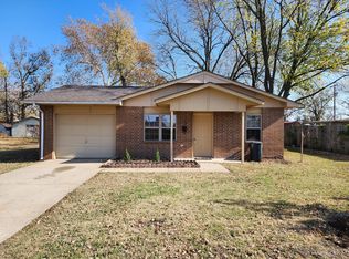 114 N Main St, Commerce, OK 74339