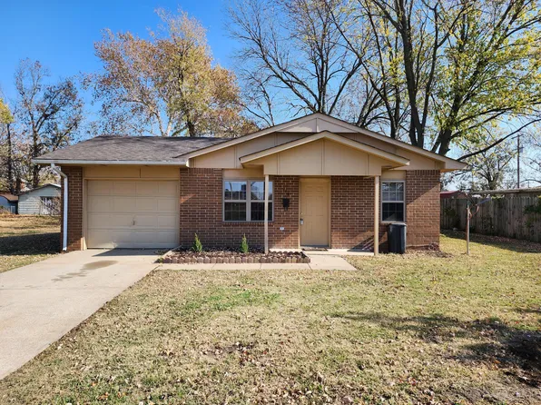 114 N Main St, Commerce, OK 74339