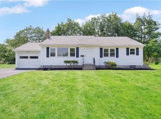 5 Longview Dr, Bloomfield, CT 06002