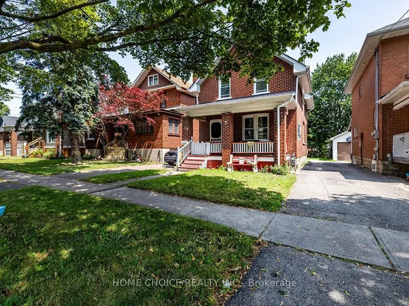 39 Burk St, Oshawa, ON L1J 4C1