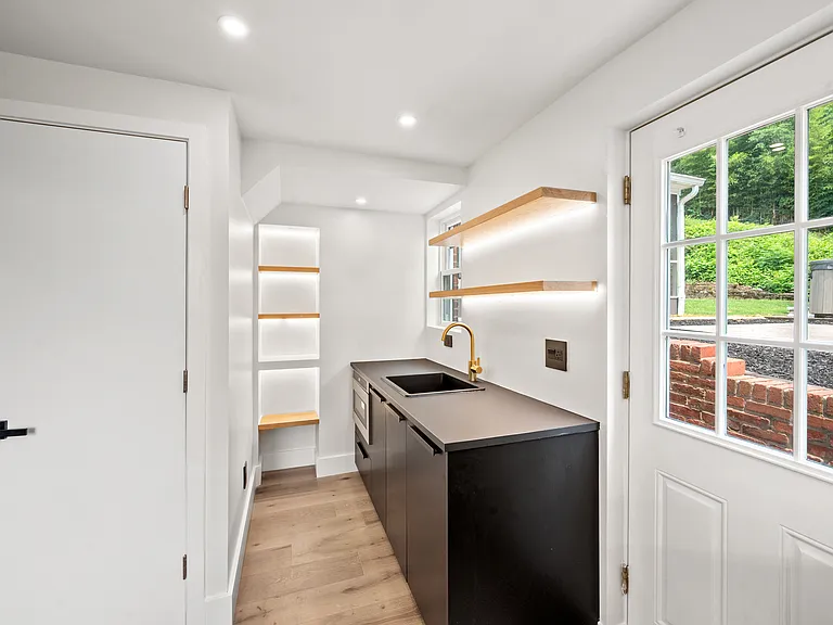 3017 S Hill St — Photo 37