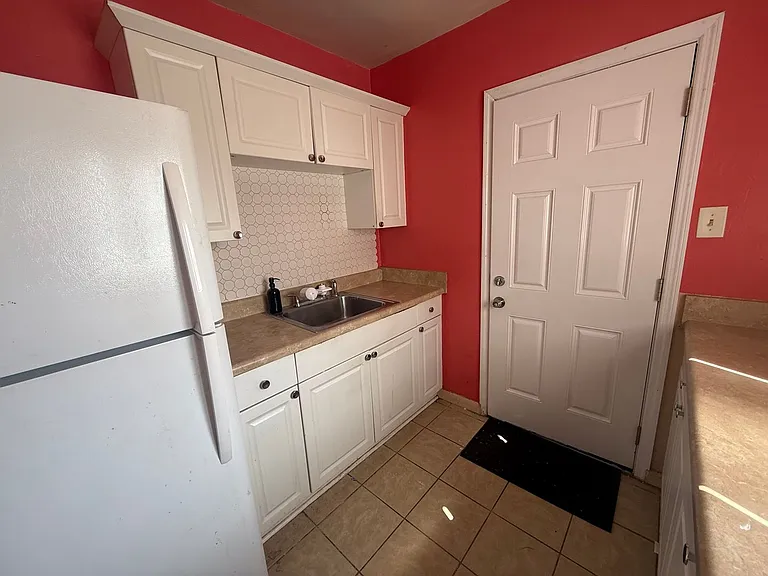580 Berkshire Rd — Photo 4