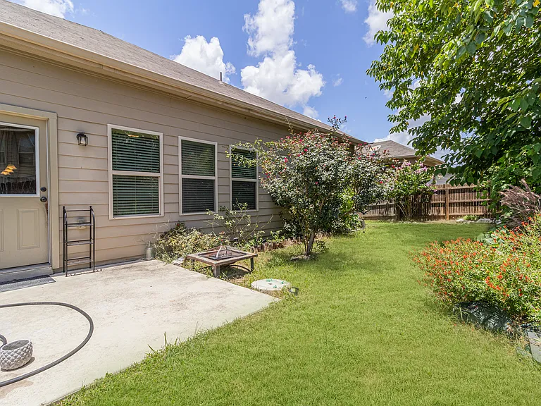 5488 Devonwood St — Photo 41