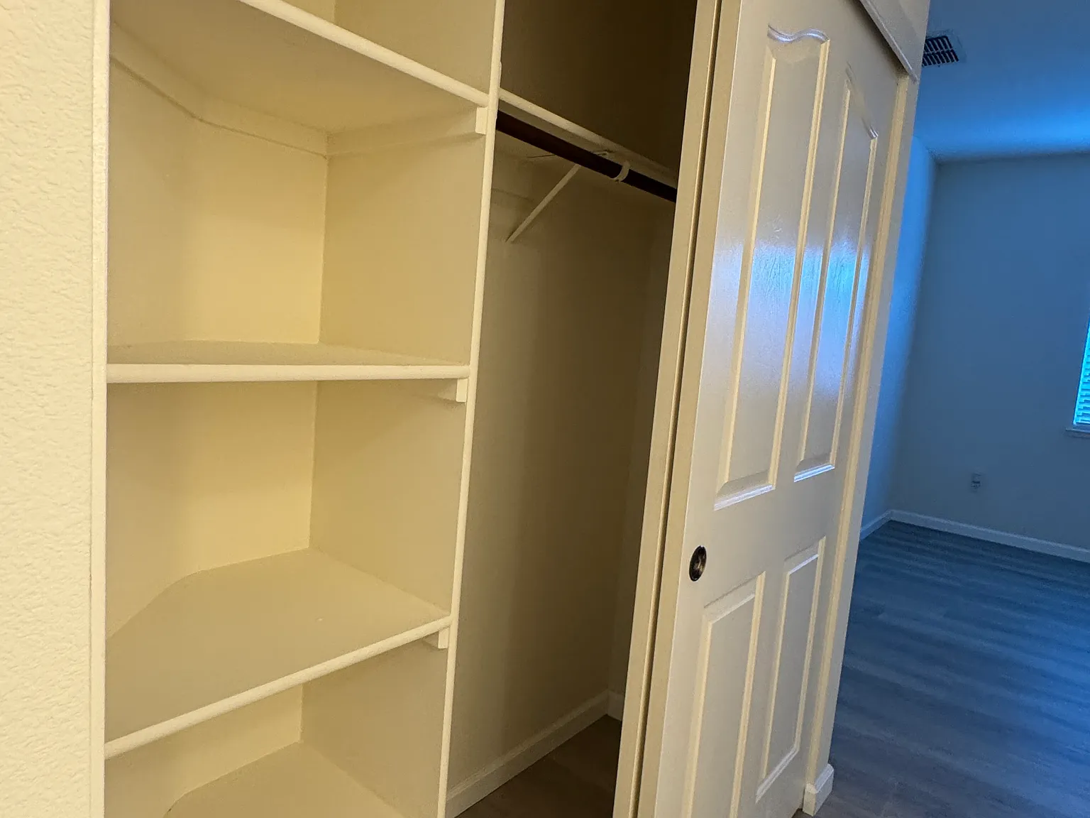 2 bed, 1350 sqft, $2,250 — Photo 4