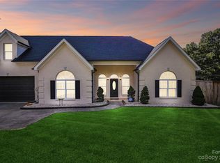 15018 Woodstar Rd, Matthews, NC 28105