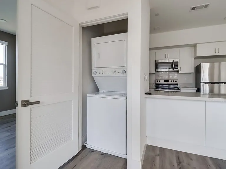 Ridgeway Apartments — Photo 12