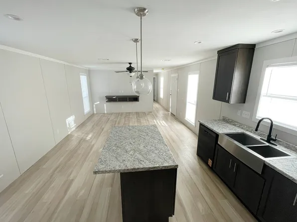 2701 Leary Ln Trailer 86, Victoria, TX 77901