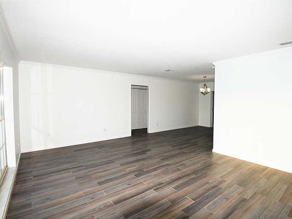 2nd image of 855 SE Festivo Ct