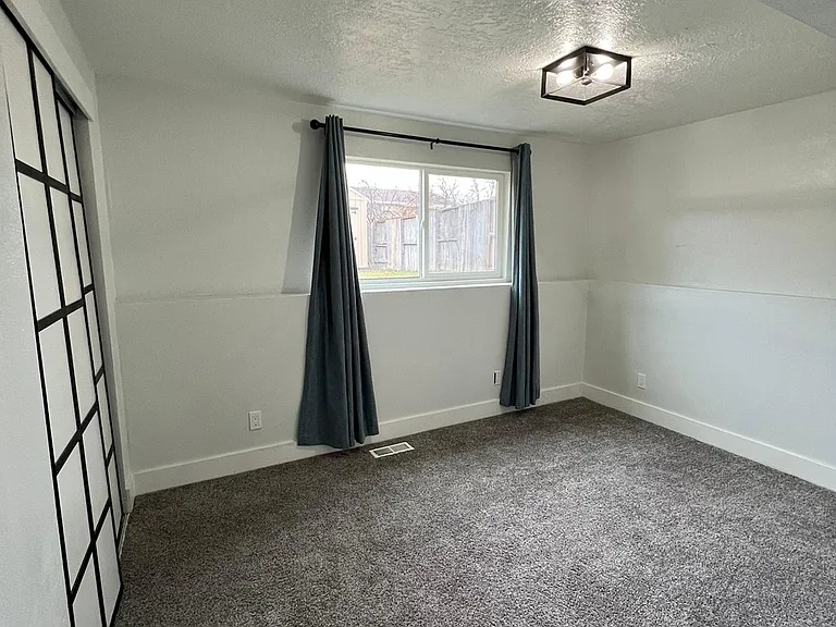 299 W 1050 N #2 — Photo 15