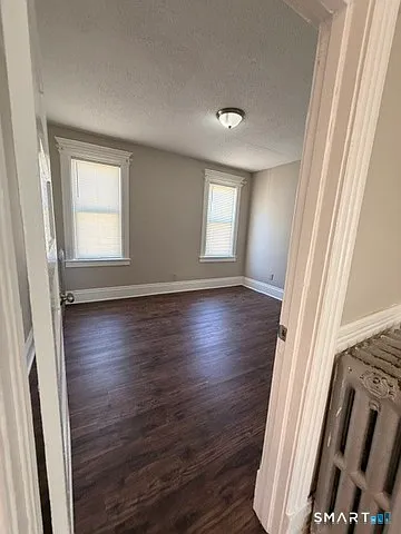 370 Maple Ave — Photo 2