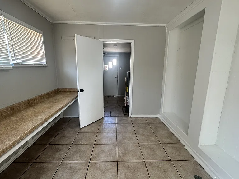 1770 Sugarloaf St — Photo 6