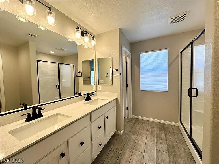 10216 Ullom Dr — Photo 12
