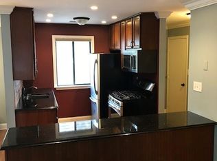 41 Park Gate Dr, Edison, NJ 08820