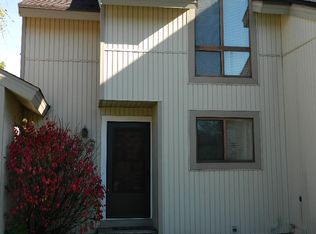 26 Colony West Dr, Champaign, IL
