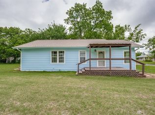 307 E Main St, Ladonia, TX 75449