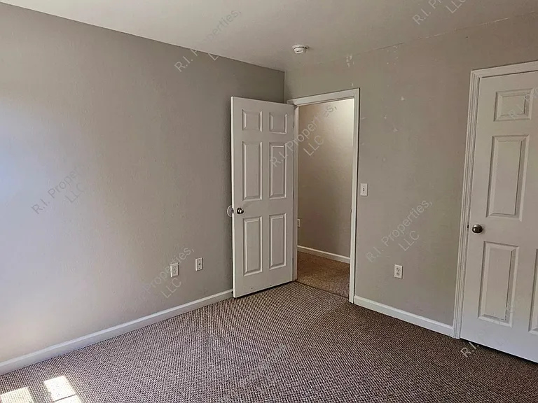 2080 Railroad St #2 — Photo 15