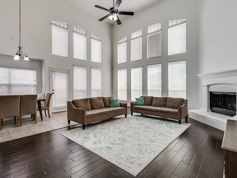 13225 Courtney Dr — Photo 2