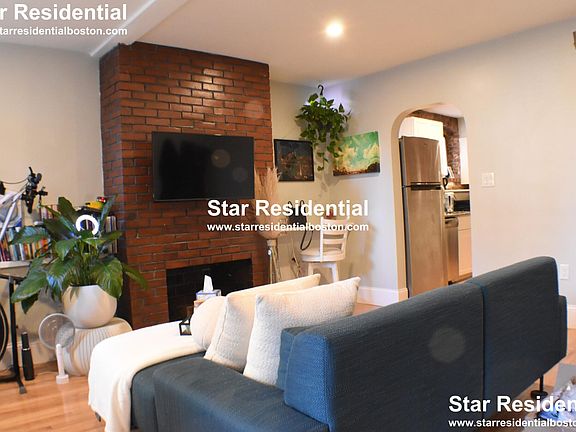 4th image of 31 Fairfield St #1